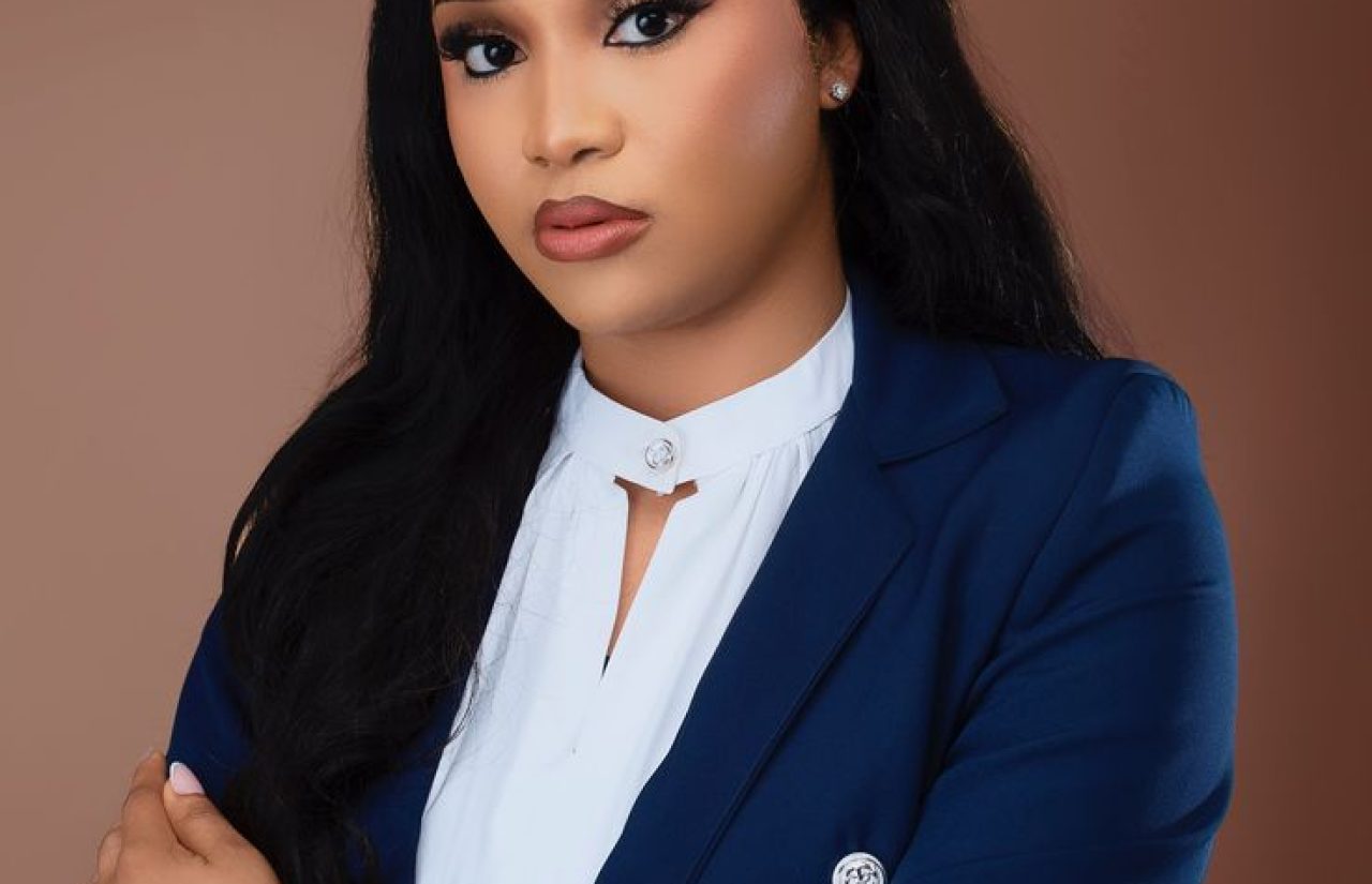 Happy New Month🎉🤍 Glam💄 @douin_beautyglam…